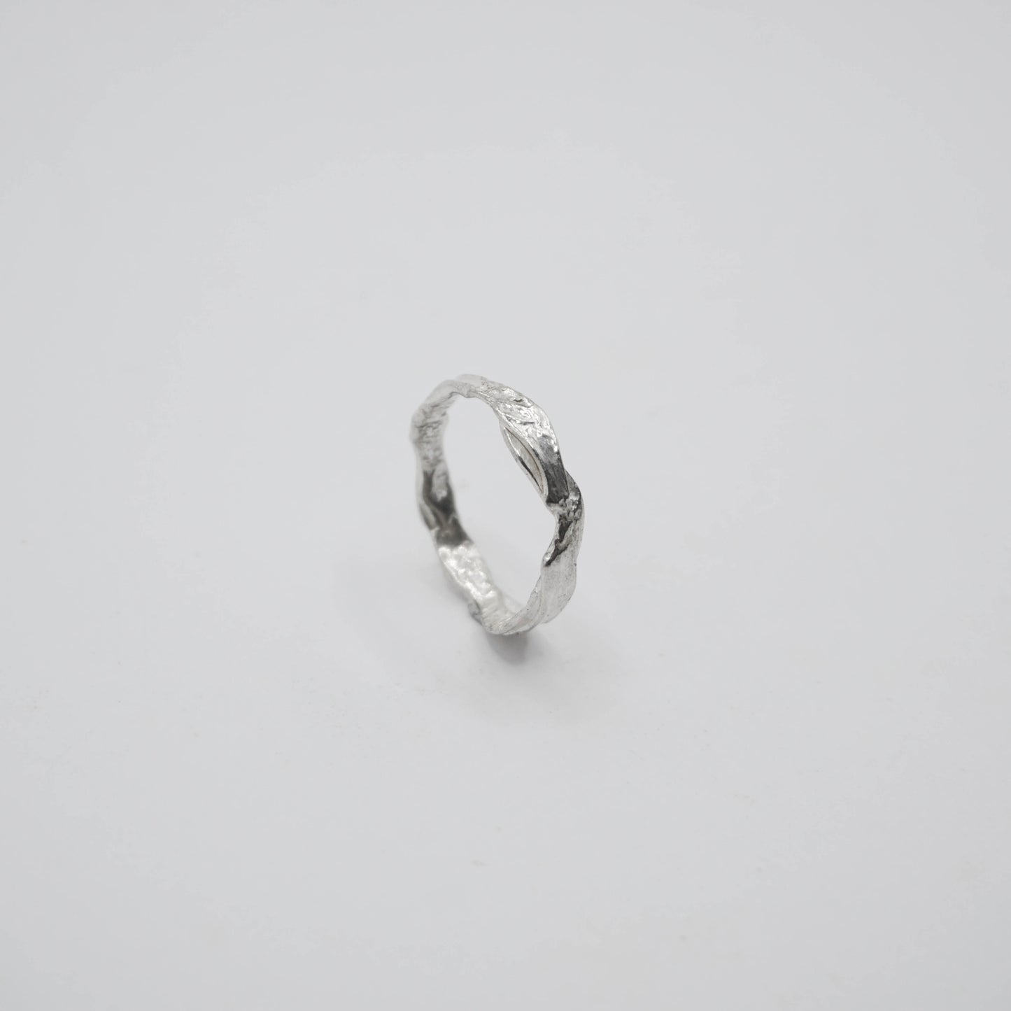 沉積 𝘚𝘦𝘥𝘪𝘮𝘦𝘯𝘵𝘢𝘳𝘺｜《壁》單圈戒 - 純銀